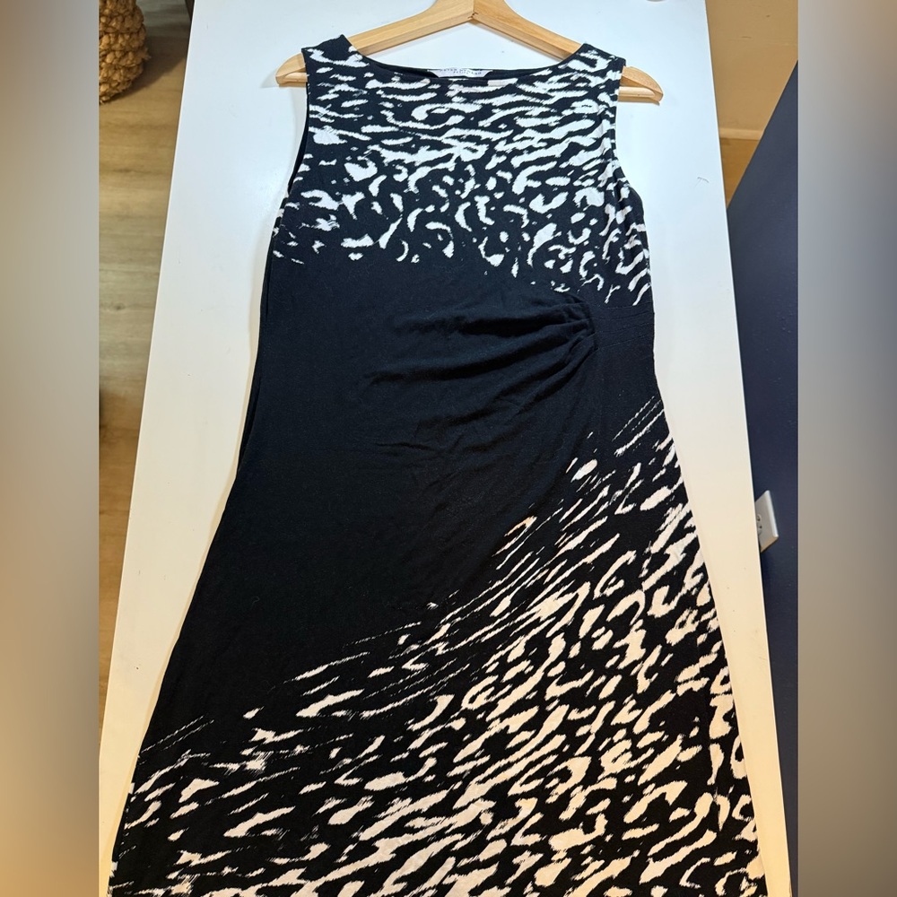 Peter Nygard Black/ White Dress. Size S
